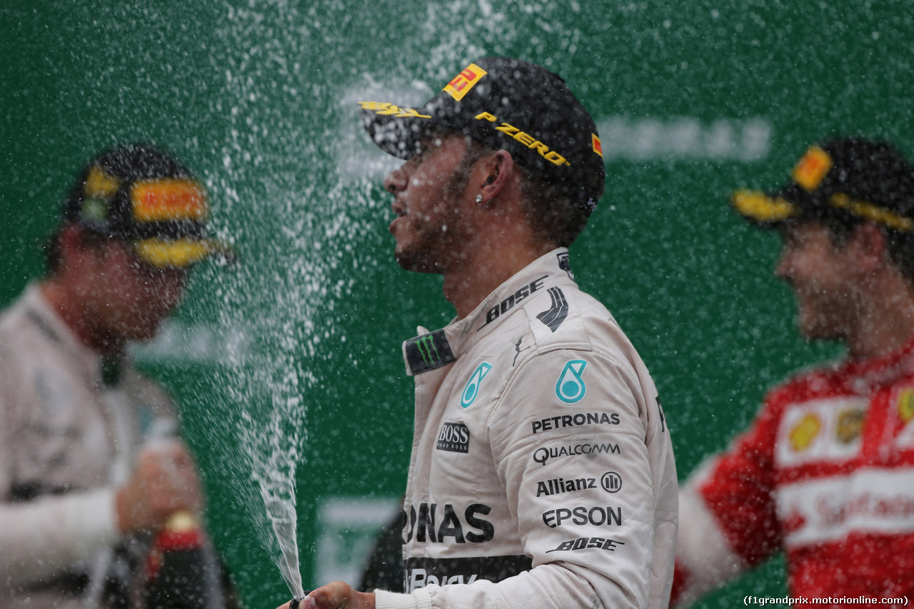 GP BRASILE, 15.11.2015 - Gara, secondo Lewis Hamilton (GBR) Mercedes AMG F1 W06