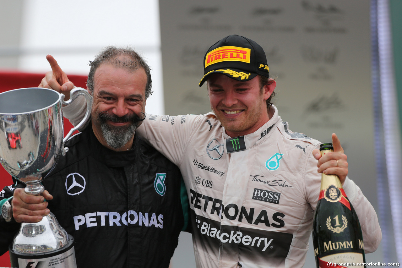 GP BRASILE, 15.11.2015 - Gara, Nico Rosberg (GER) Mercedes AMG F1 W06 vincitore