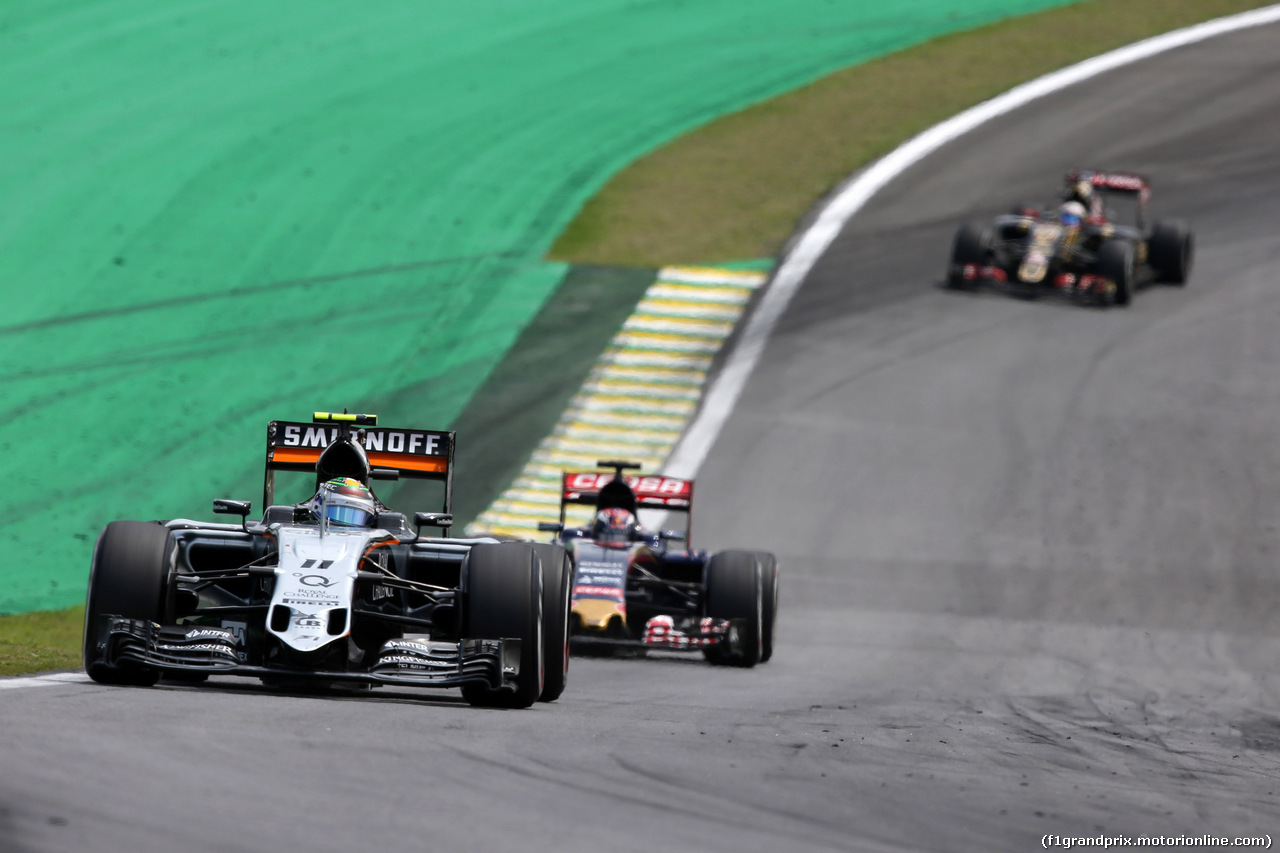 GP BRASILE, 15.11.2015 - Gara, Sergio Perez (MEX) Sahara Force India F1 VJM08