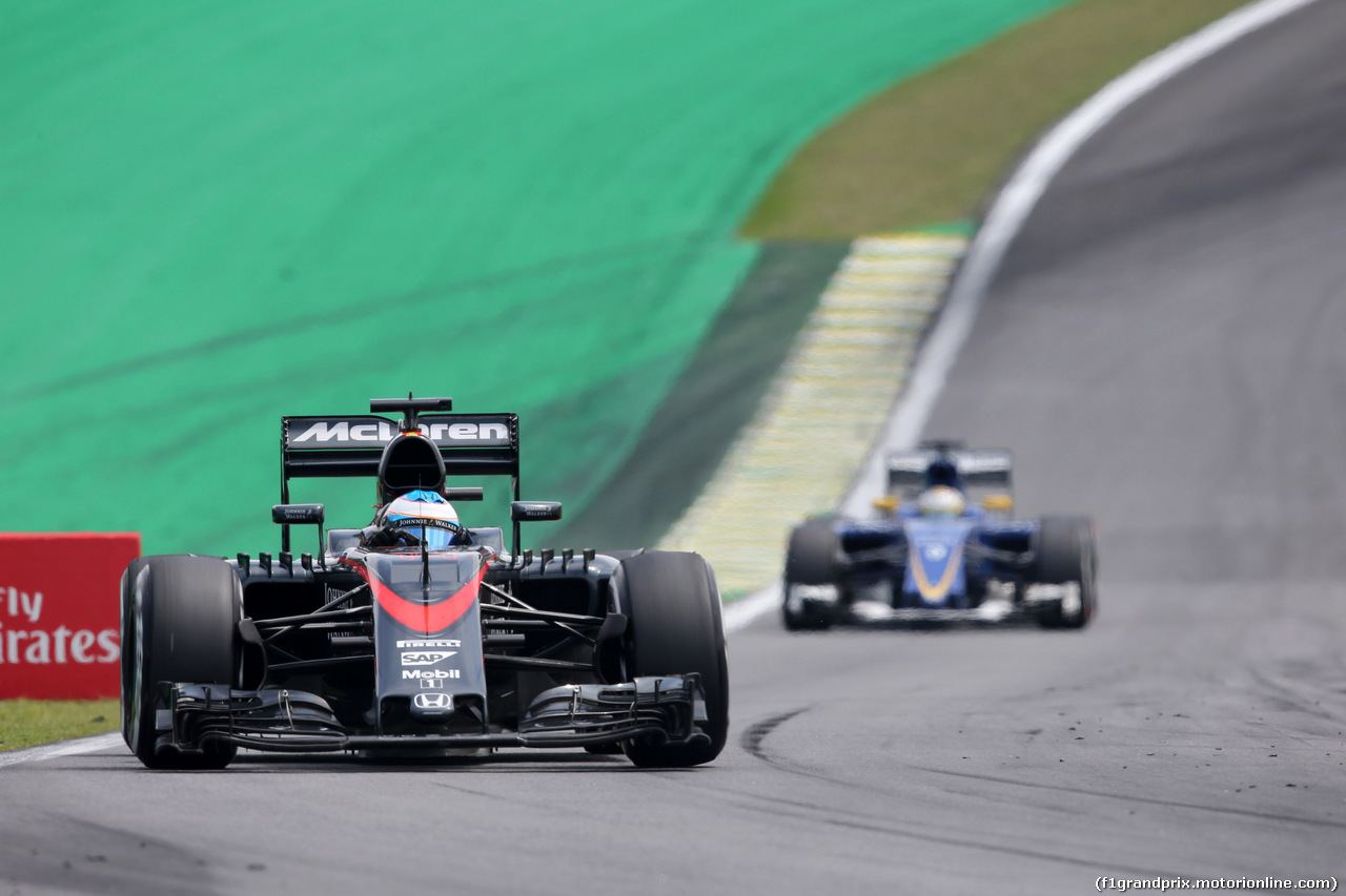 GP BRASILE, 15.11.2015 - Gara, Fernando Alonso (ESP) McLaren Honda MP4-30