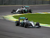 GP BRASILE, 15.11.2015 - Gara, Nico Rosberg (GER) Mercedes AMG F1 W06 davanti a Lewis Hamilton (GBR) Mercedes AMG F1 W06