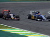 GP BRASILE, 15.11.2015 - Gara, Max Verstappen (NED) Scuderia Toro Rosso STR10 e Felipe Nasr (BRA) Sauber C34