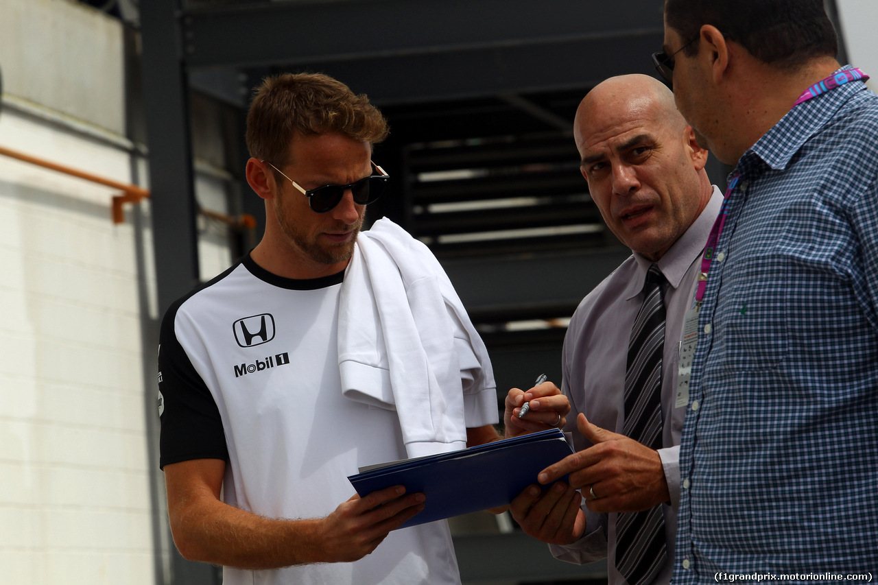 GP BRASILE, 12.11.2015 - Jenson Button (GBR)  McLaren Honda MP4-30.