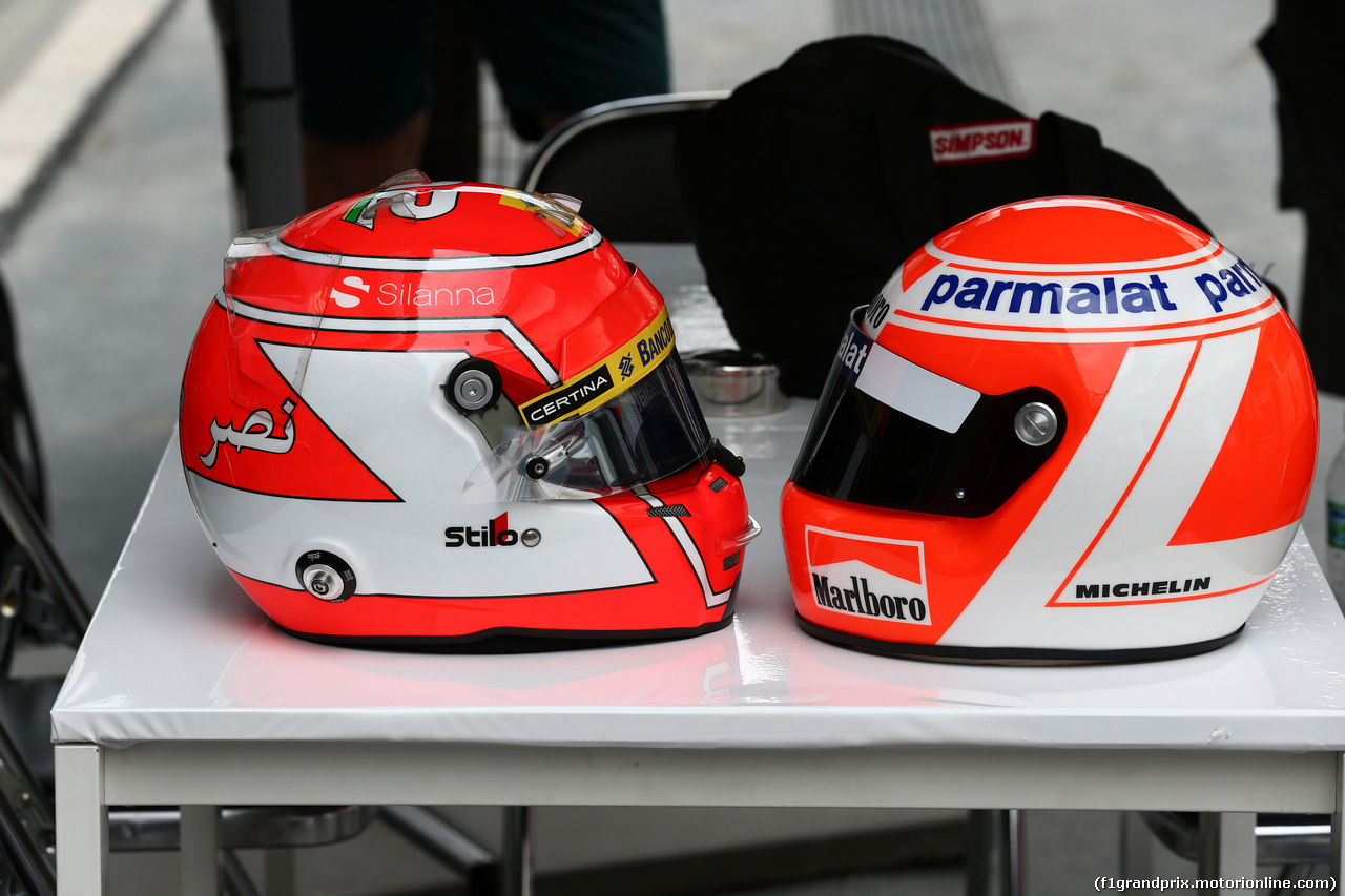GP BRASILE, 12.11.2015 - (L) Helmet of Felipe Nasr (BRA) Sauber C34 e Niki Lauda (AUT) Mercedes Non-Executive Chairman