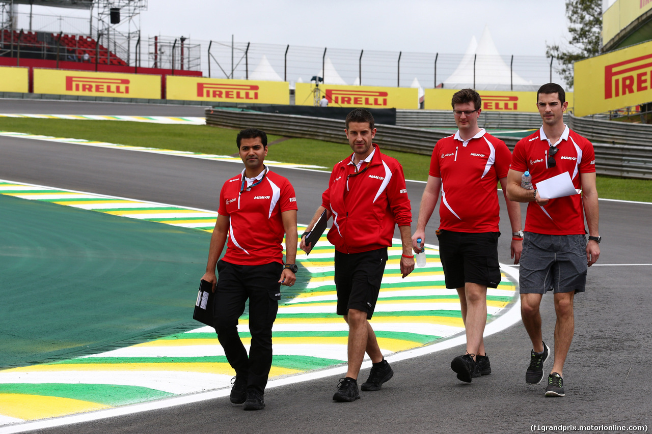 GP BRASILE, 12.11.2015 - Alexander Rossi (USA) Manor Marussia F1 Team (R)