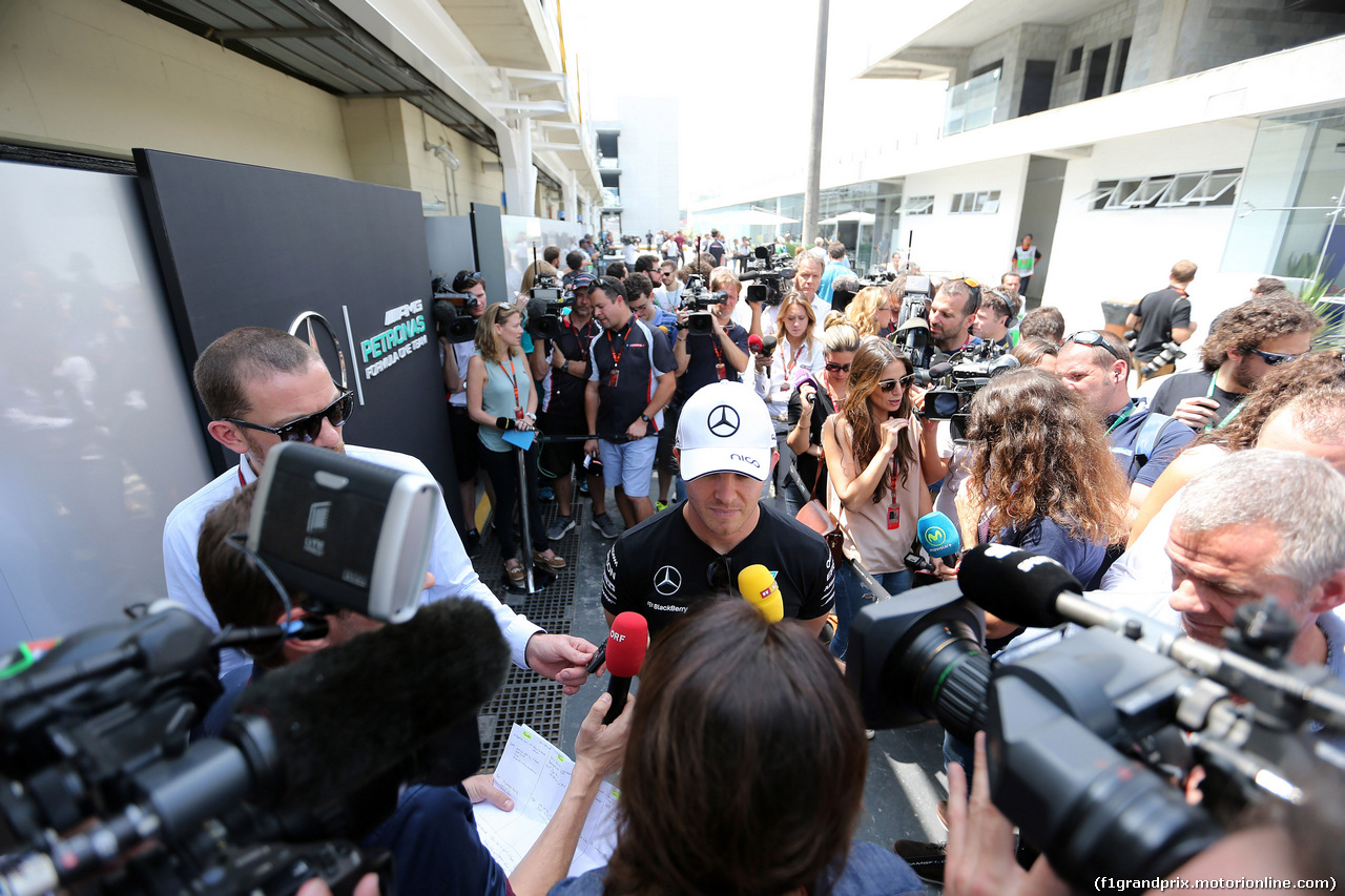 GP BRASILE, 12.11.2015 - Mclarem team photograph, Nico Rosberg (GER) Mercedes AMG F1 W06