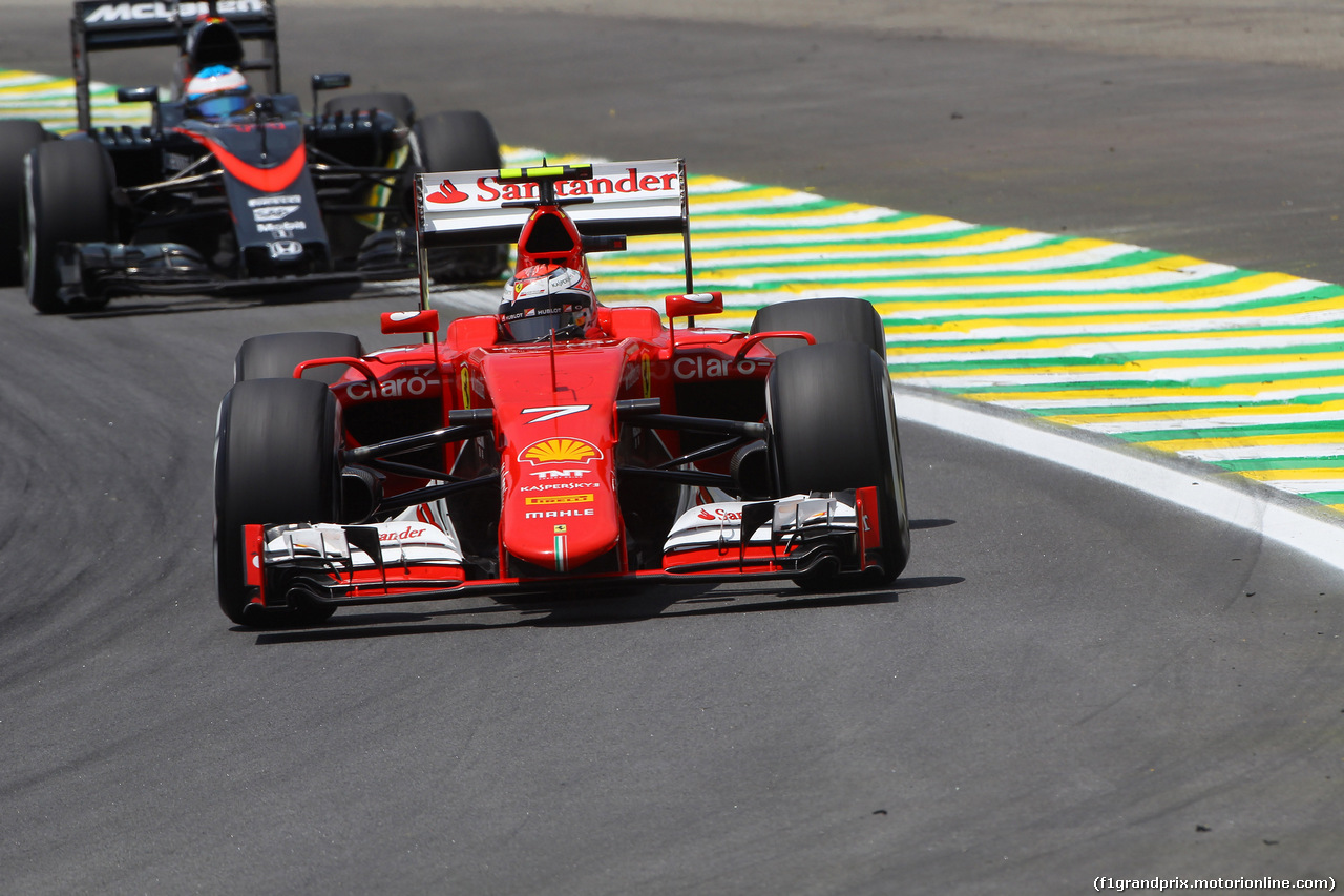 GP BRASILE, 14.11.2015 - Prove Libere 3, Kimi Raikkonen (FIN) Ferrari SF15-T e Fernando Alonso (ESP) McLaren Honda MP4-30