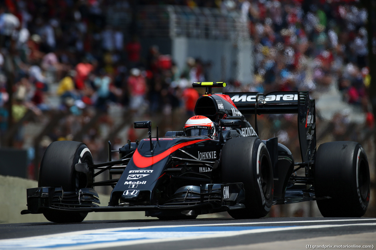 GP BRASILE, 14.11.2015 - Prove Libere 3, Jenson Button (GBR)  McLaren Honda MP4-30.