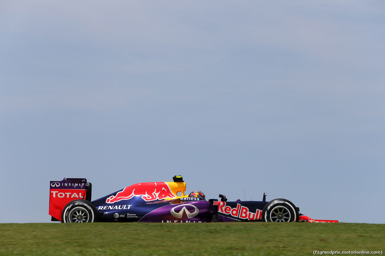 GP BRASILE, 14.11.2015 - Prove Libere 3, Daniil Kvyat (RUS) Red Bull Racing RB11