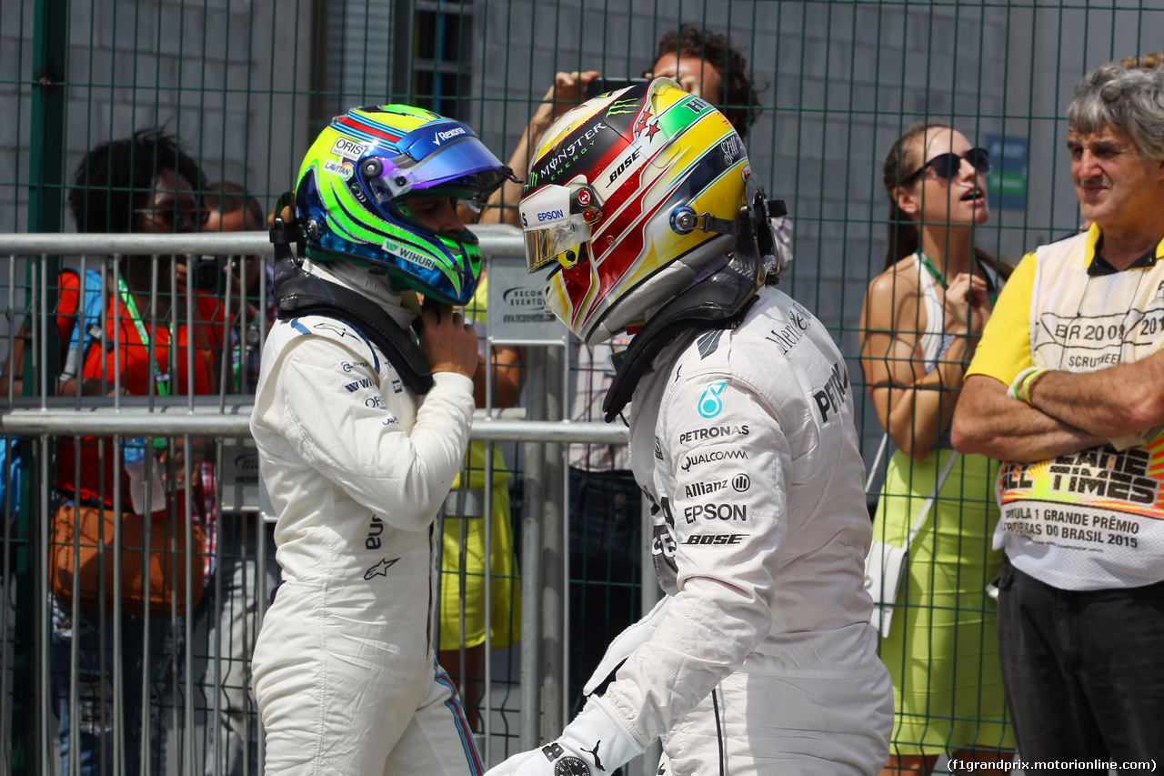 GP BRASILE, 14.11.2015 - Qualifiche, Felipe Massa (BRA) Williams F1 Team FW37 e Lewis Hamilton (GBR) Mercedes AMG F1 W06