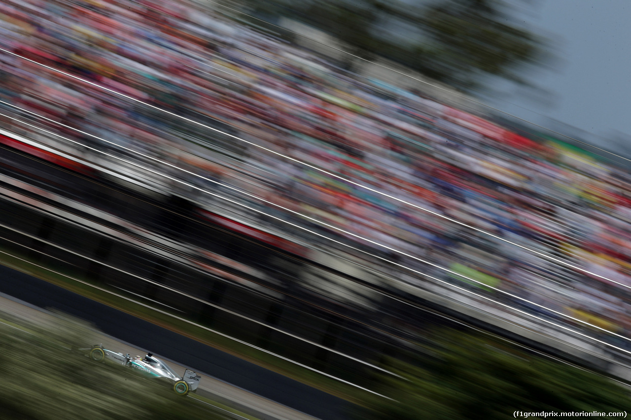 GP BRASILE, 14.11.2015 - Qualifiche, Lewis Hamilton (GBR) Mercedes AMG F1 W06