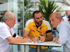 GP BRASILE, 14.11.2015 - Qualifiche, Helmut Marko (AUT), Red Bull Racing, Red Bull Advisor e Cyril Abiteboul (FRA) Renault Sport F1 Managing Director