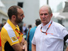 GP BRASILE, 14.11.2015 - Qualifiche, Cyril Abiteboul (FRA) Renault Sport F1 Managing Director e Helmut Marko (AUT), Red Bull Racing, Red Bull Advisor