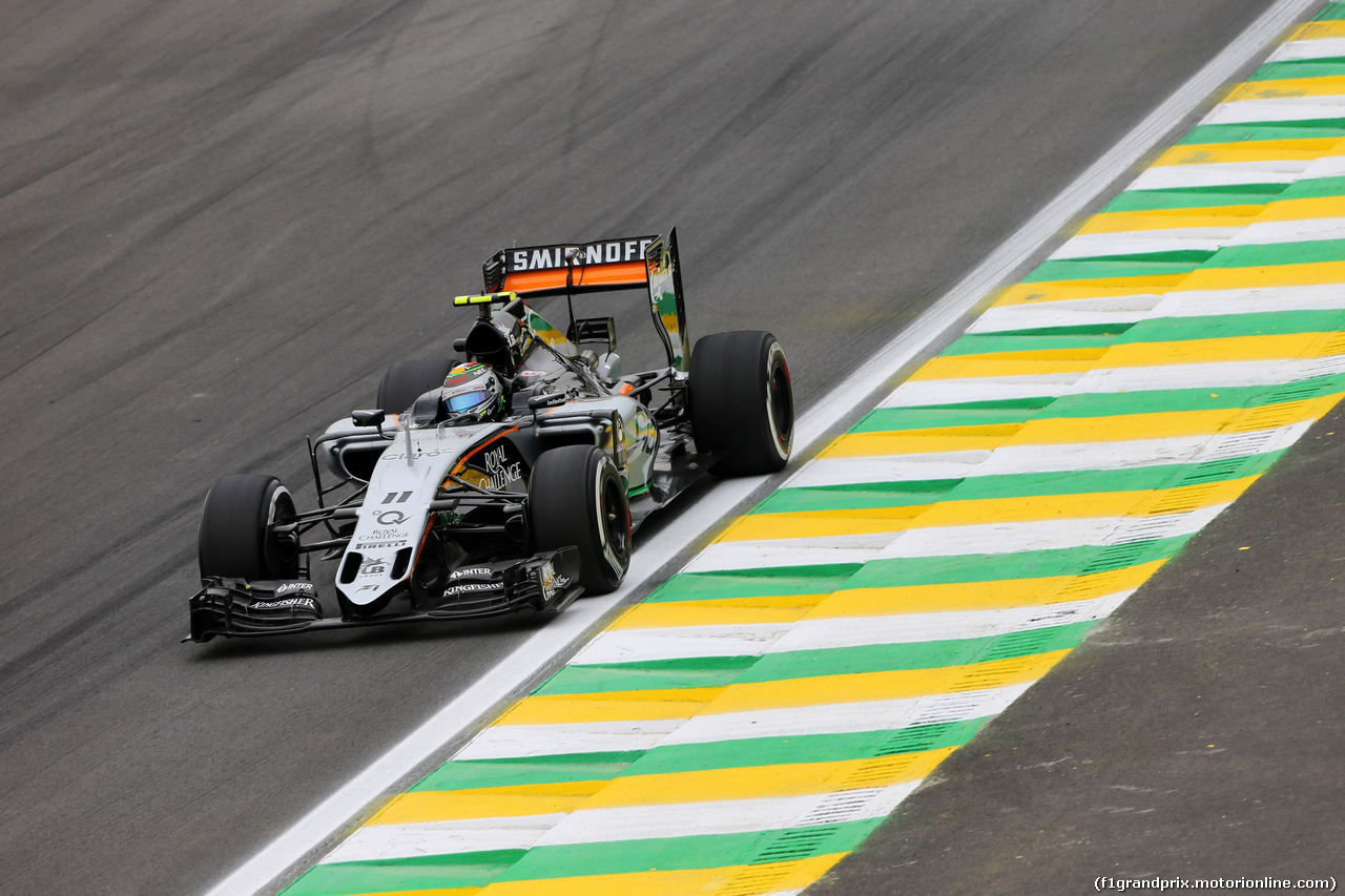 GP BRASILE, 13.11.2015 - Prove Libere 1, Sergio Perez (MEX) Sahara Force India F1 VJM08