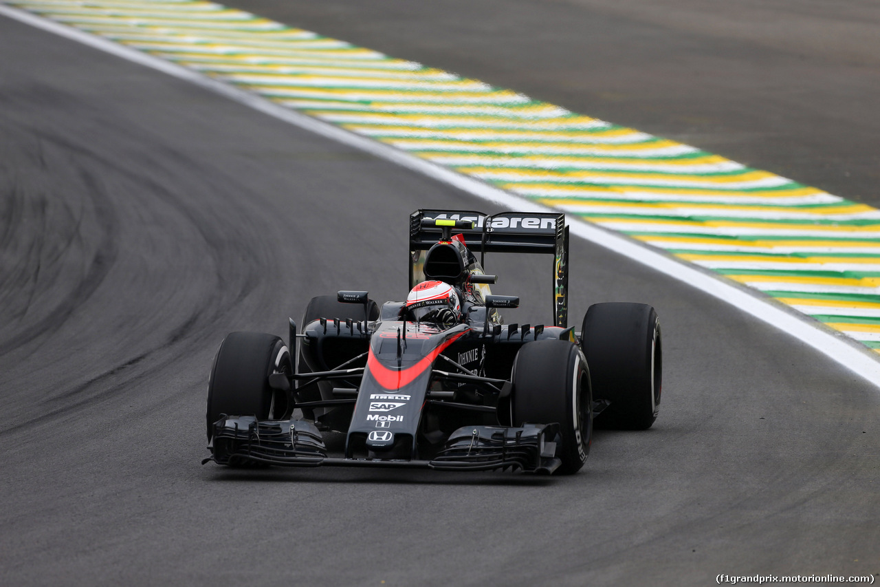 GP BRASILE, 13.11.2015 - Prove Libere 1, Jenson Button (GBR)  McLaren Honda MP4-30.