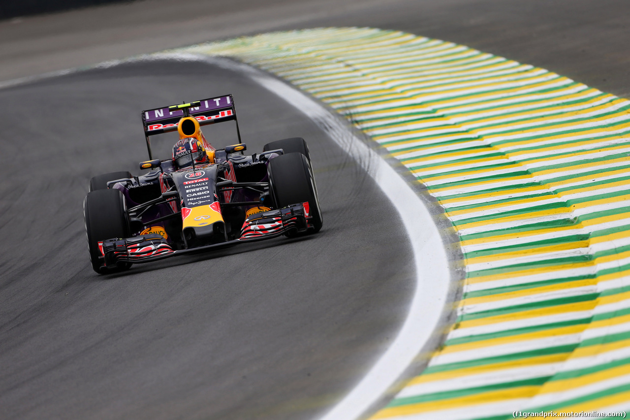 GP BRASILE, 13.11.2015 - Prove Libere 1, Daniil Kvyat (RUS) Red Bull Racing RB11