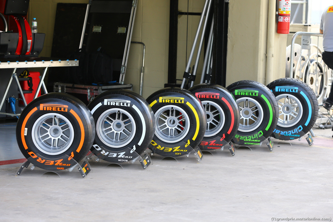 GP BRASILE, 13.11.2015 - Prove Libere 1, Pirelli Tyres