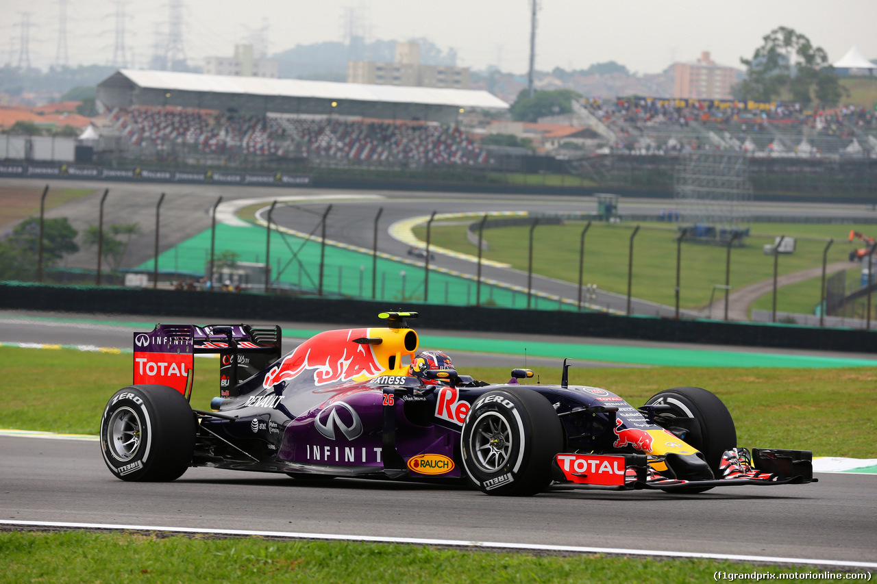 GP BRASILE, 13.11.2015 - Prove Libere 1, Daniil Kvyat (RUS) Red Bull Racing RB11