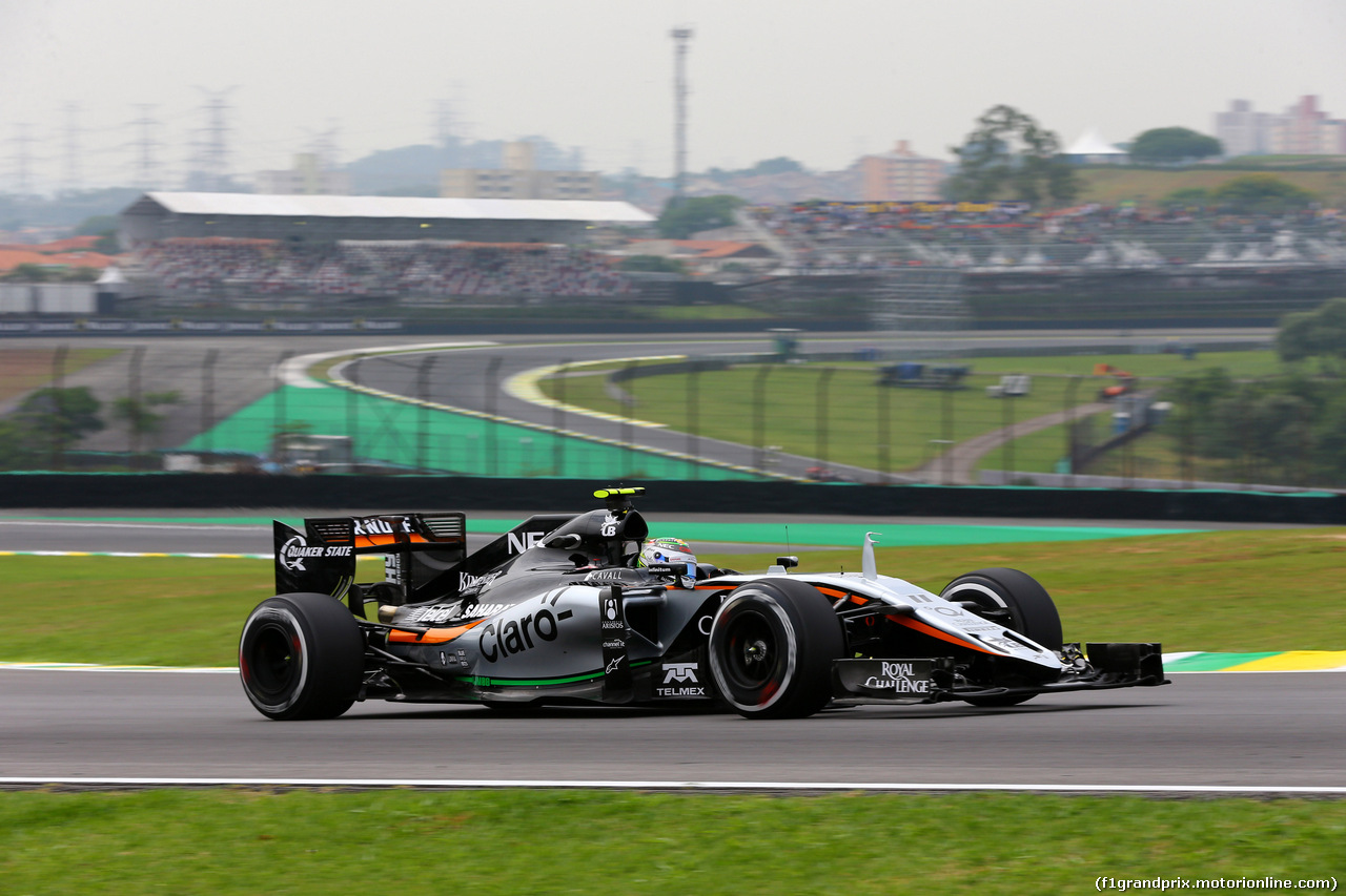 GP BRASILE, 13.11.2015 - Prove Libere 1, Sergio Perez (MEX) Sahara Force India F1 VJM08