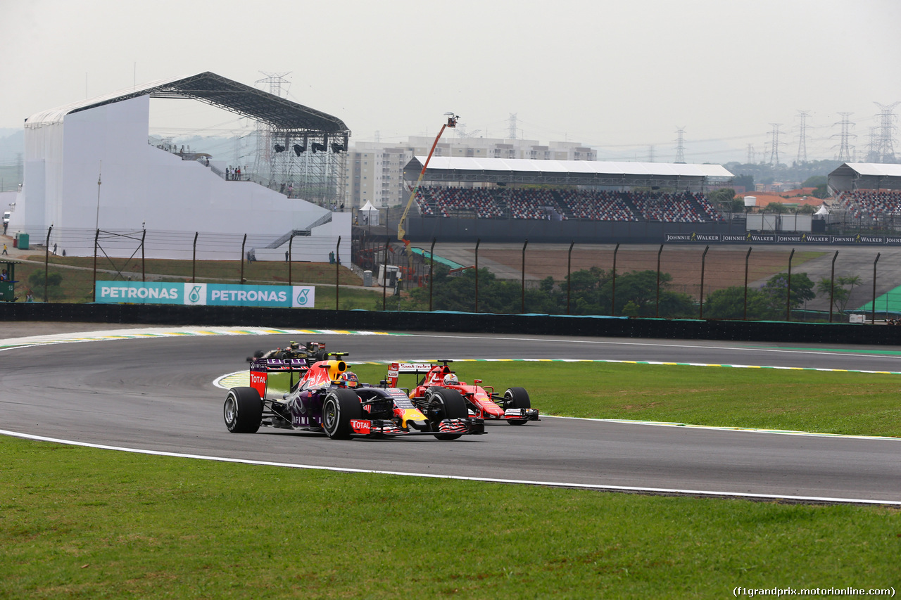 GP BRASILE, 13.11.2015 - Prove Libere 1, Daniil Kvyat (RUS) Red Bull Racing RB11 e Sebastian Vettel (GER) Ferrari SF15-T