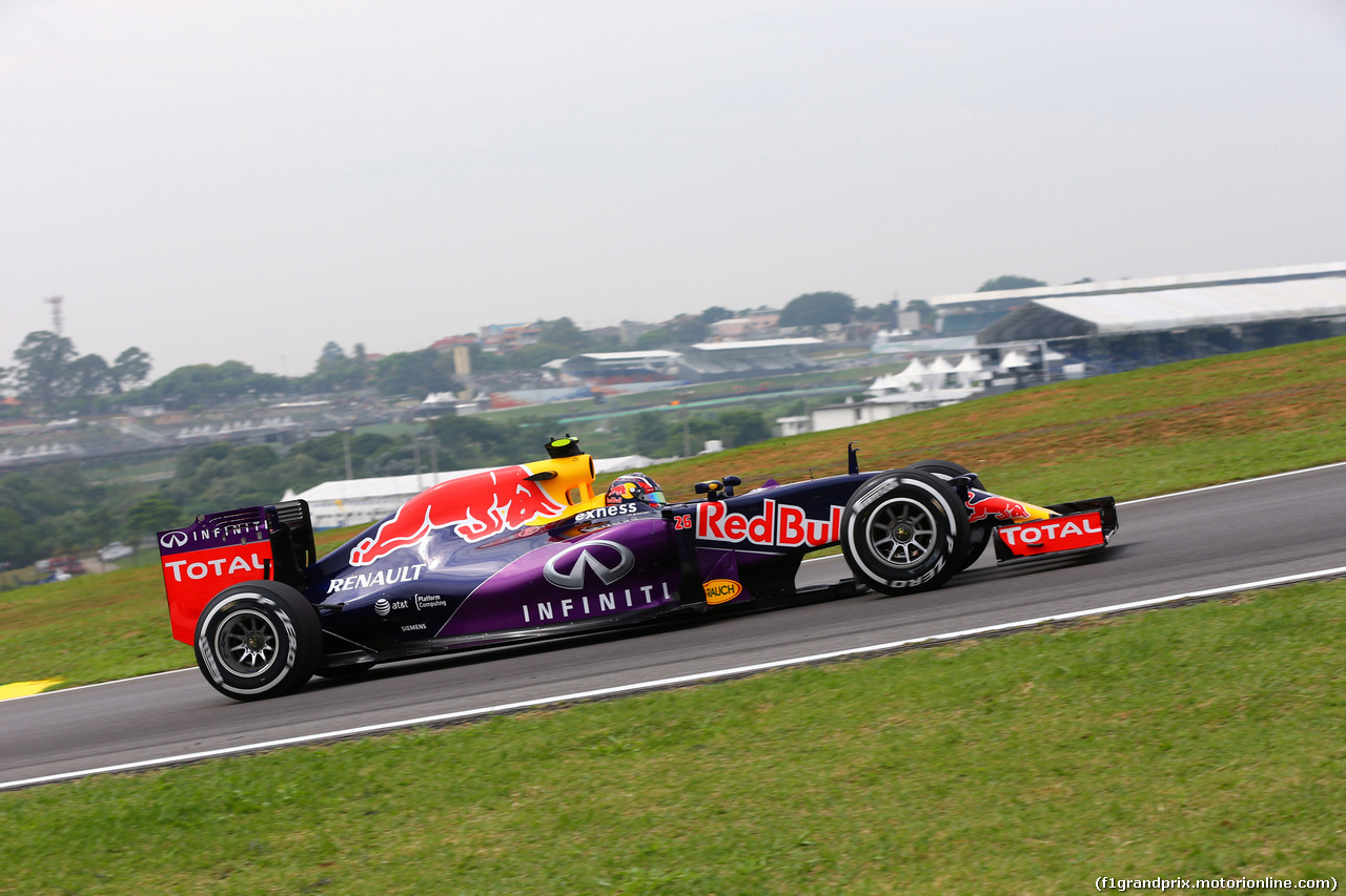 GP BRASILE, 13.11.2015 - Prove Libere 1, Daniil Kvyat (RUS) Red Bull Racing RB11