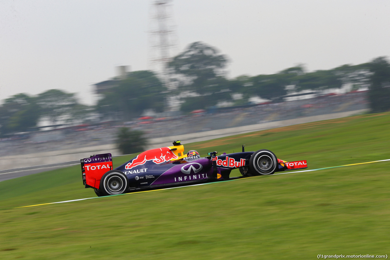 GP BRASILE, 13.11.2015 - Prove Libere 1, Daniil Kvyat (RUS) Red Bull Racing RB11