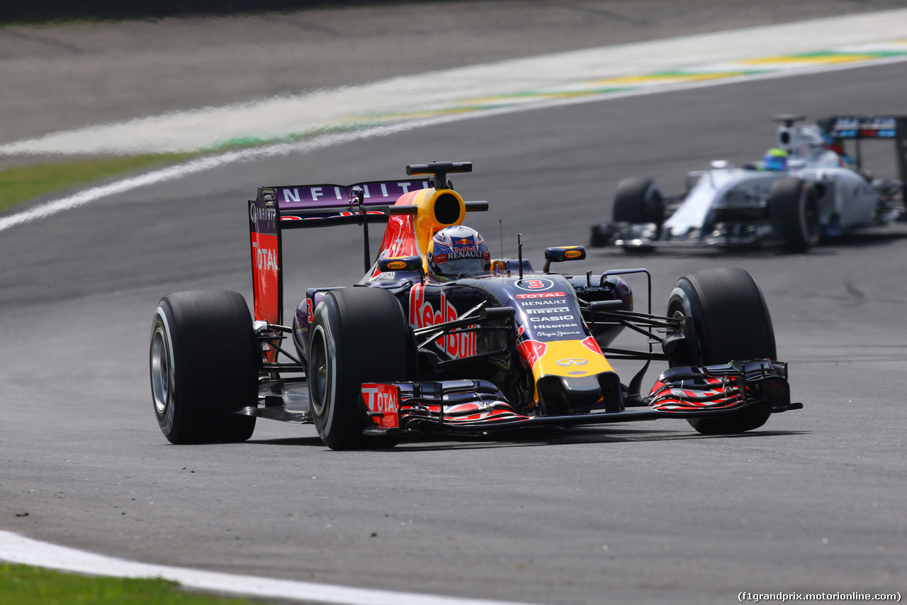 GP BRASILE, 13.11.2015 - Prove Libere 1, Daniel Ricciardo (AUS) Red Bull Racing RB11