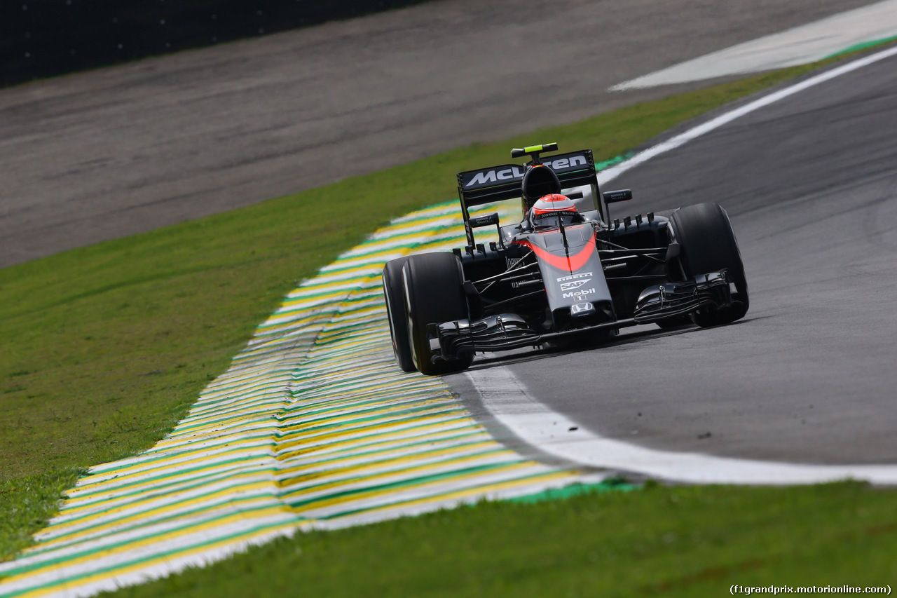 GP BRASILE, 13.11.2015 - Prove Libere 1, Jenson Button (GBR)  McLaren Honda MP4-30.