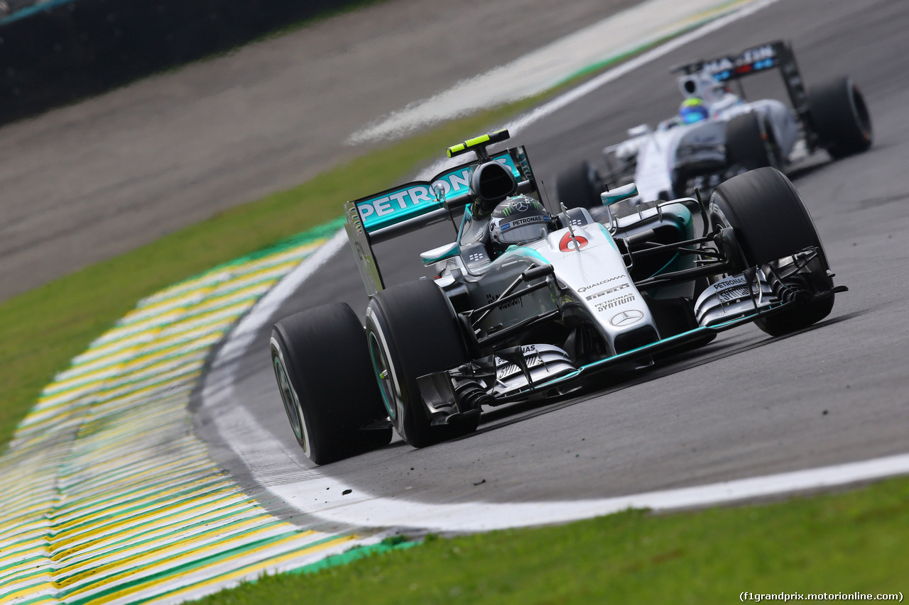 GP BRASILE, 13.11.2015 - Prove Libere 1, Nico Rosberg (GER) Mercedes AMG F1 W06 e Felipe Massa (BRA) Williams F1 Team FW37