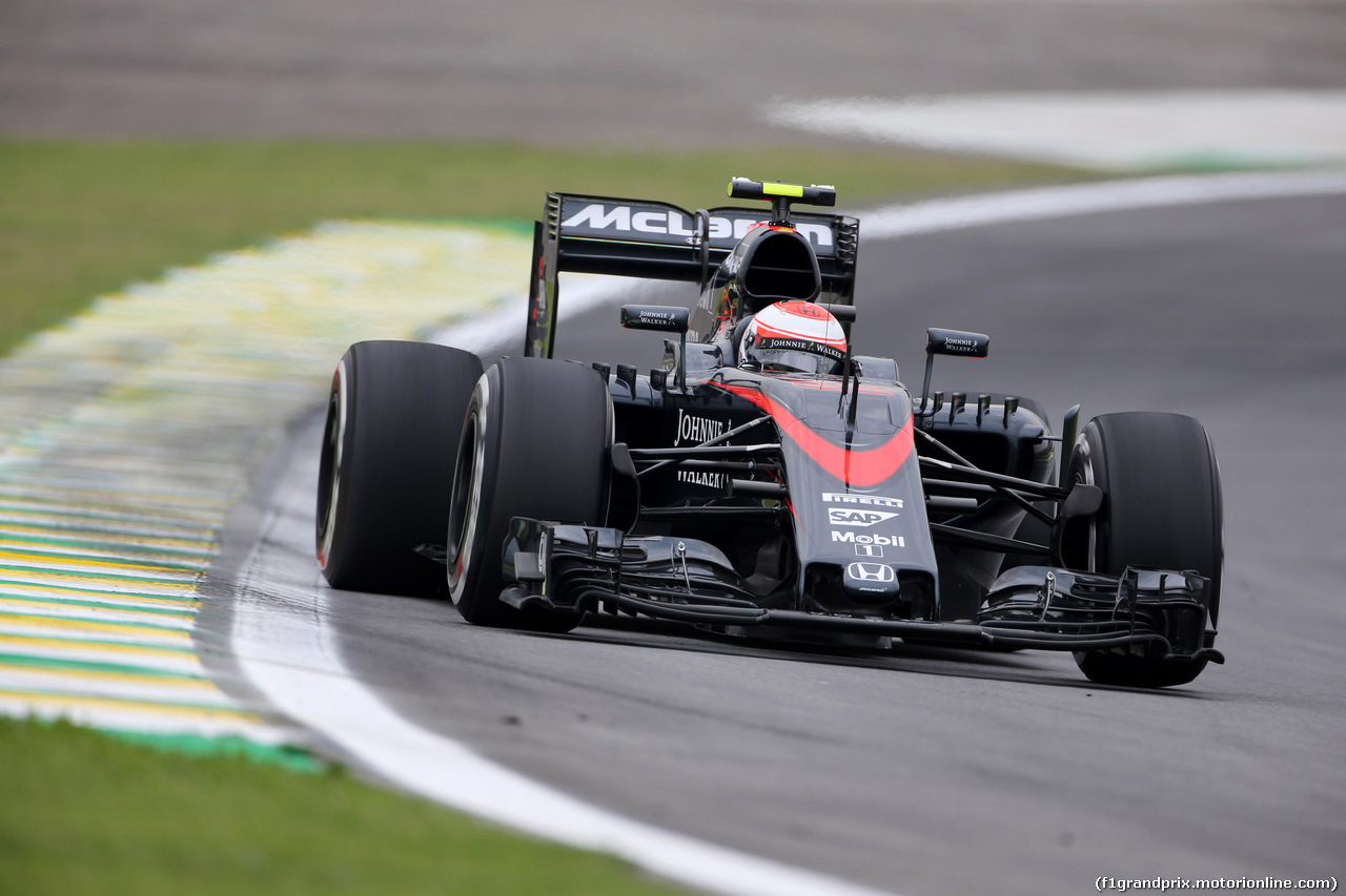 GP BRASILE, 13.11.2015 - Prove Libere 1, Jenson Button (GBR)  McLaren Honda MP4-30.