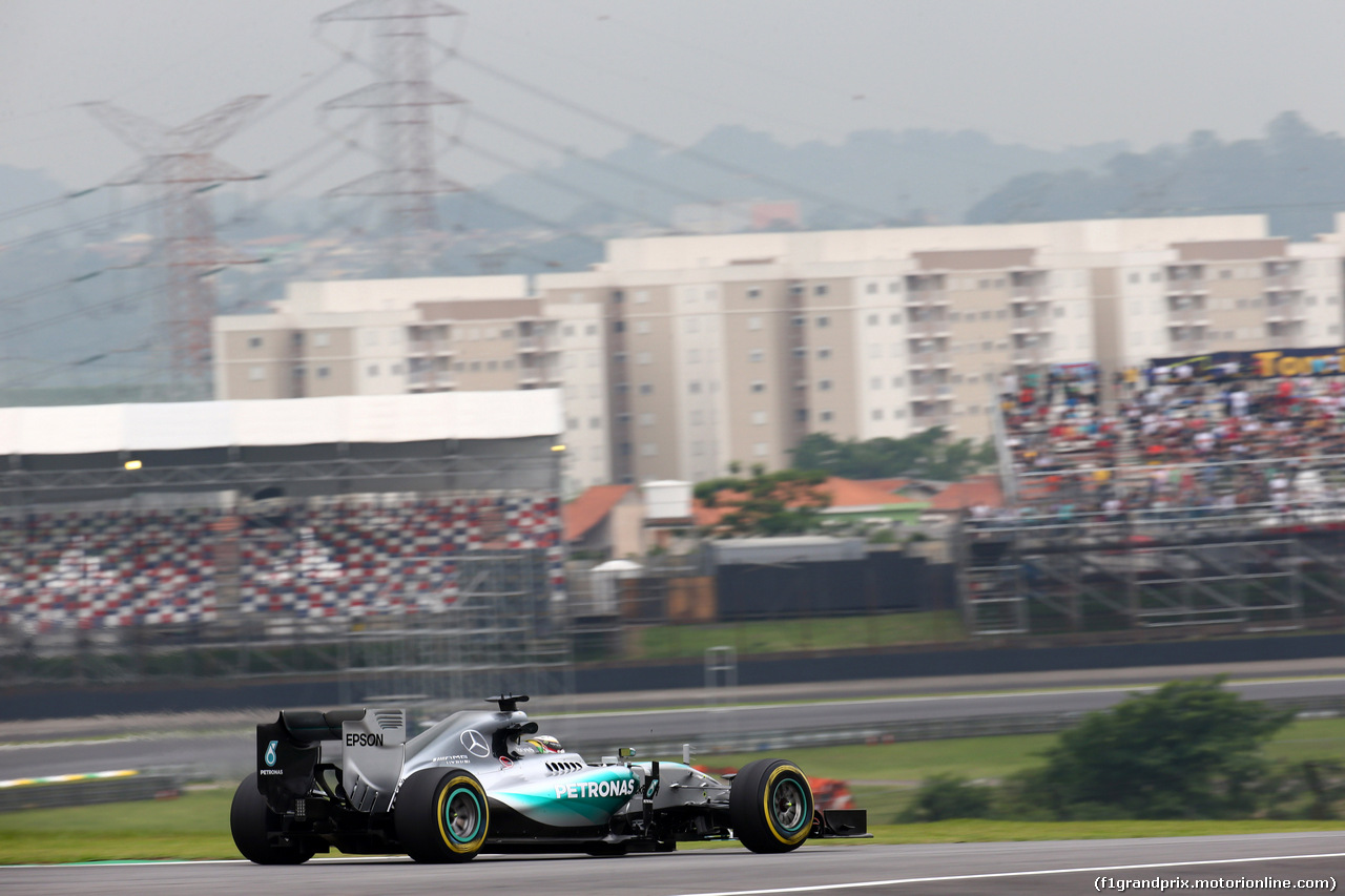 GP BRASILE, 13.11.2015 - Prove Libere 2, Lewis Hamilton (GBR) Mercedes AMG F1 W06