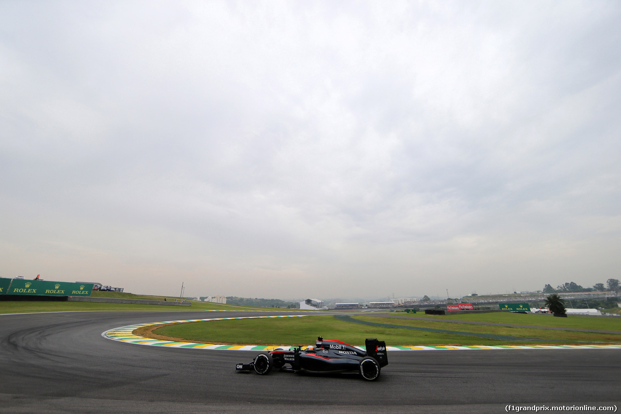 GP BRASILE, 13.11.2015 - Prove Libere 2, Fernando Alonso (ESP) McLaren Honda MP4-30