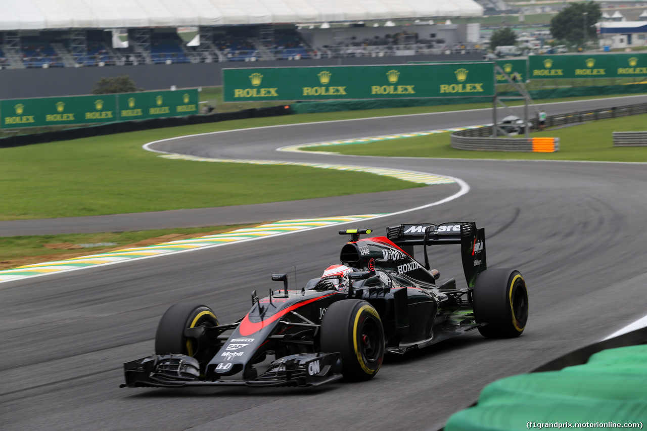 GP BRASILE, 13.11.2015 - Prove Libere 2, Jenson Button (GBR)  McLaren Honda MP4-30.