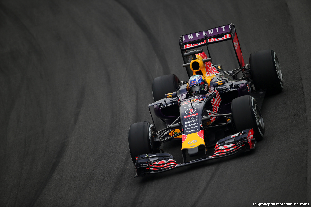 GP BRASILE, 13.11.2015 - Prove Libere 2, Daniel Ricciardo (AUS) Red Bull Racing RB11