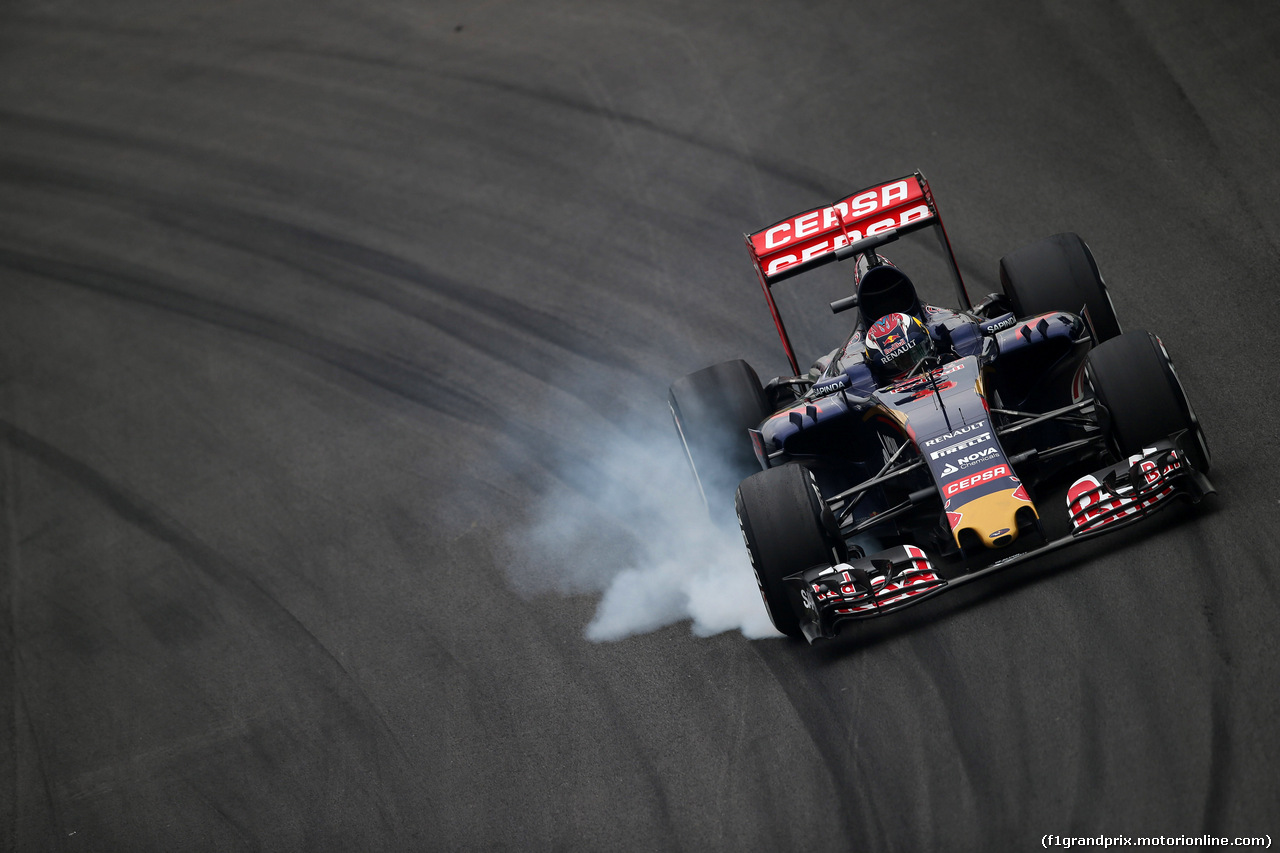 GP BRASILE, 13.11.2015 - Prove Libere 2, Max Verstappen (NED) Scuderia Toro Rosso STR10