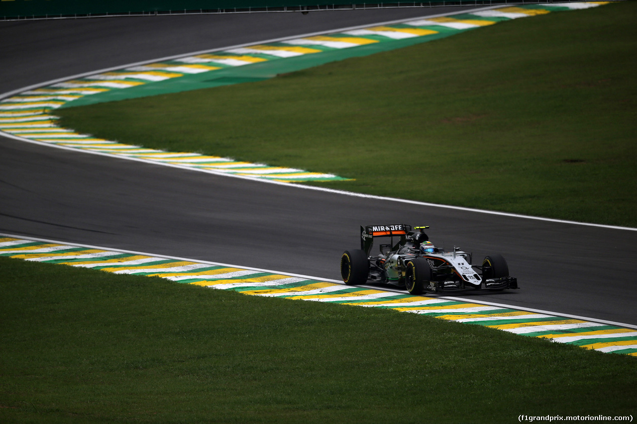 GP BRASILE, 13.11.2015 - Prove Libere 2, Sergio Perez (MEX) Sahara Force India F1 VJM08