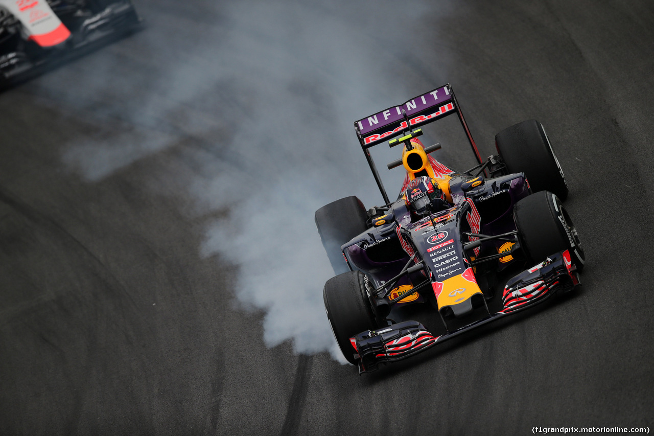 GP BRASILE, 13.11.2015 - Prove Libere 2, Daniil Kvyat (RUS) Red Bull Racing RB11