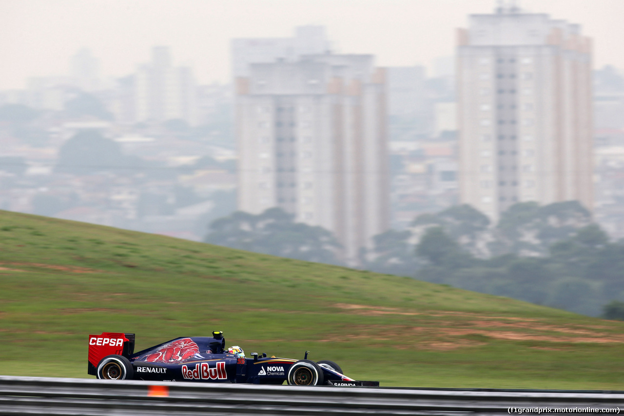 GP BRASILE, 13.11.2015 - Prove Libere 2, Carlos Sainz Jr (ESP) Scuderia Toro Rosso STR10