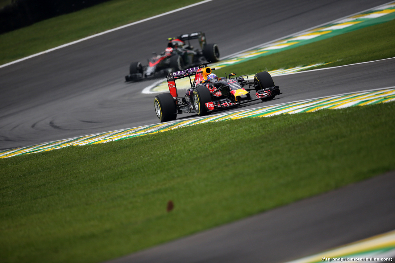 GP BRASILE, 13.11.2015 - Prove Libere 2, Daniel Ricciardo (AUS) Red Bull Racing RB11