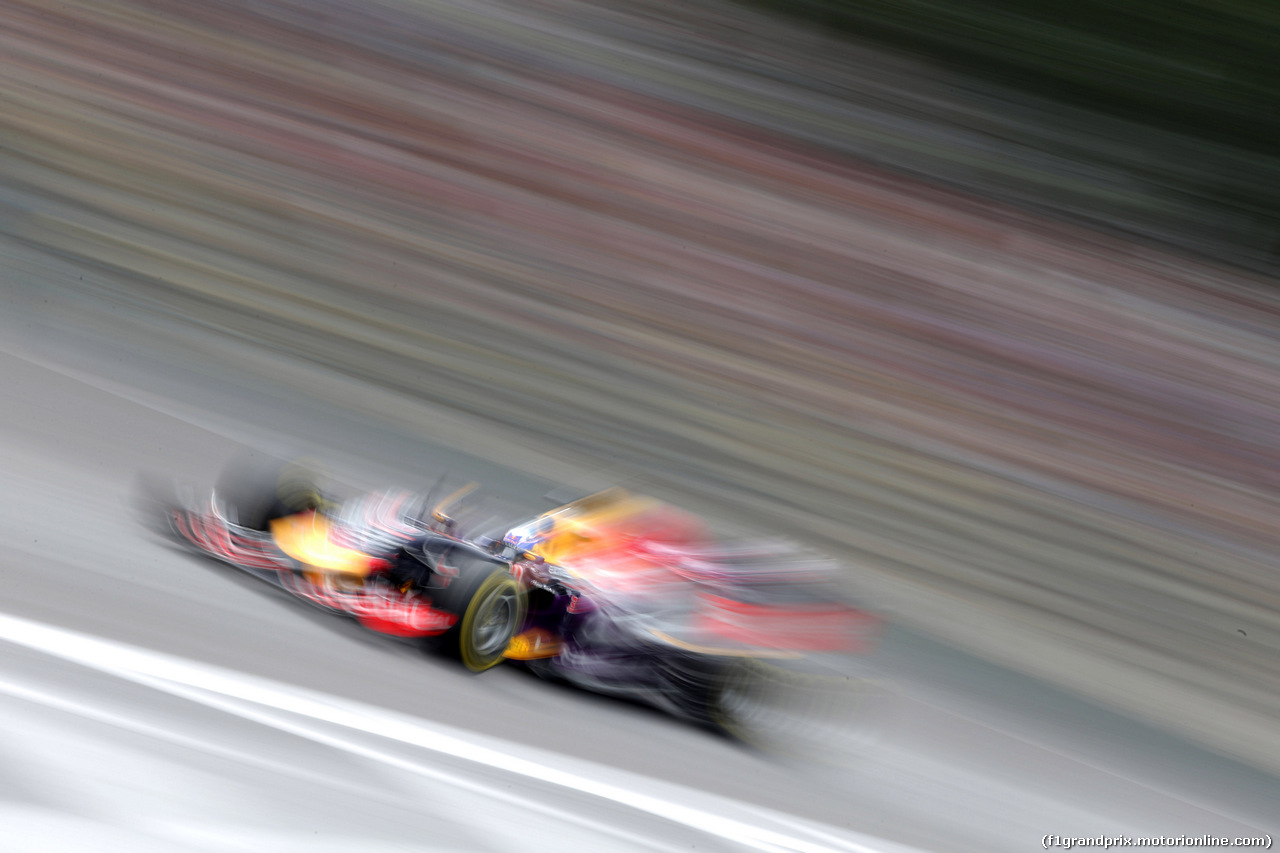 GP BRASILE, 13.11.2015 - Prove Libere 2, Daniel Ricciardo (AUS) Red Bull Racing RB11