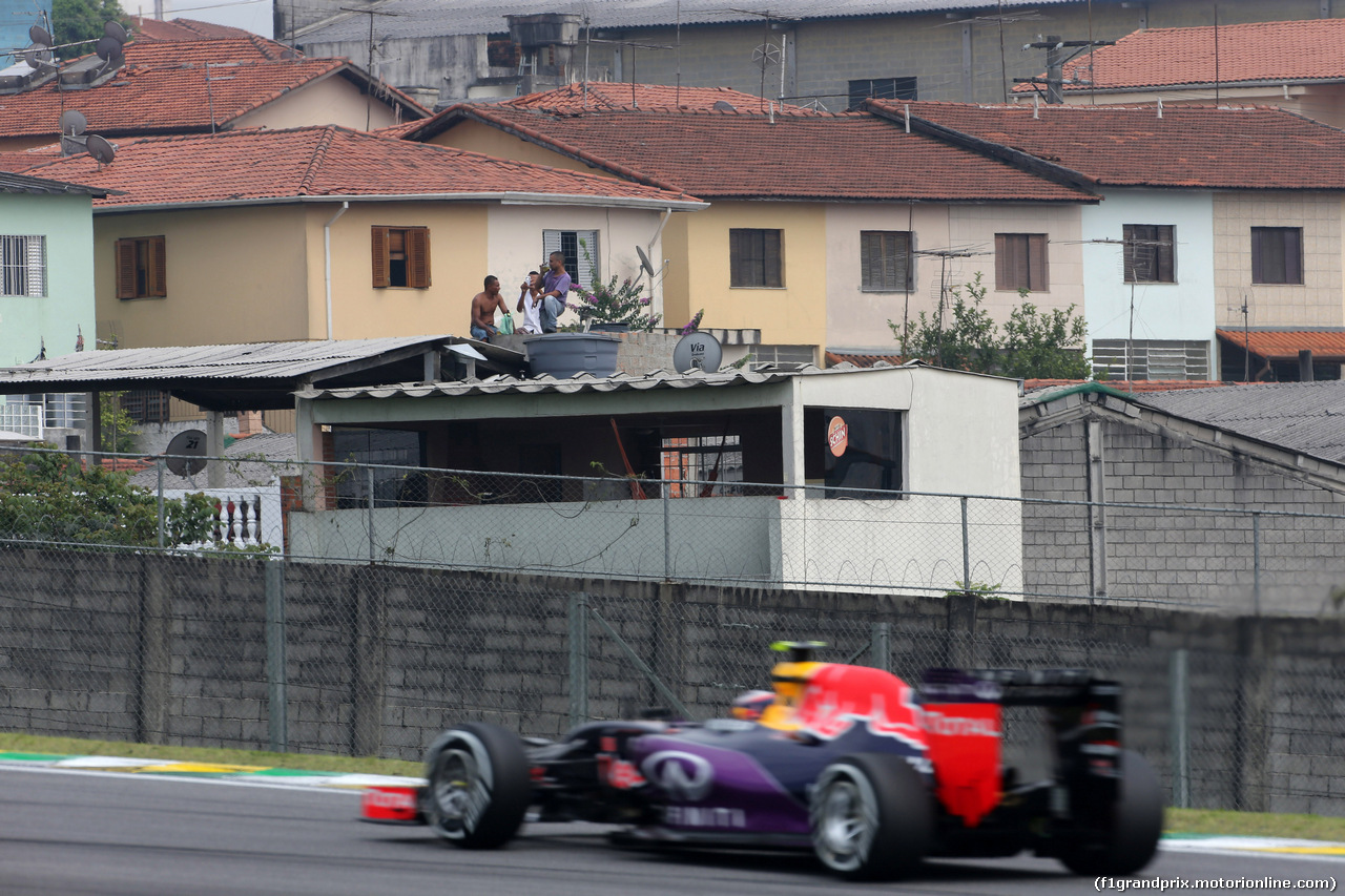 GP BRASILE, 13.11.2015 - Prove Libere 1, Daniil Kvyat (RUS) Red Bull Racing RB11