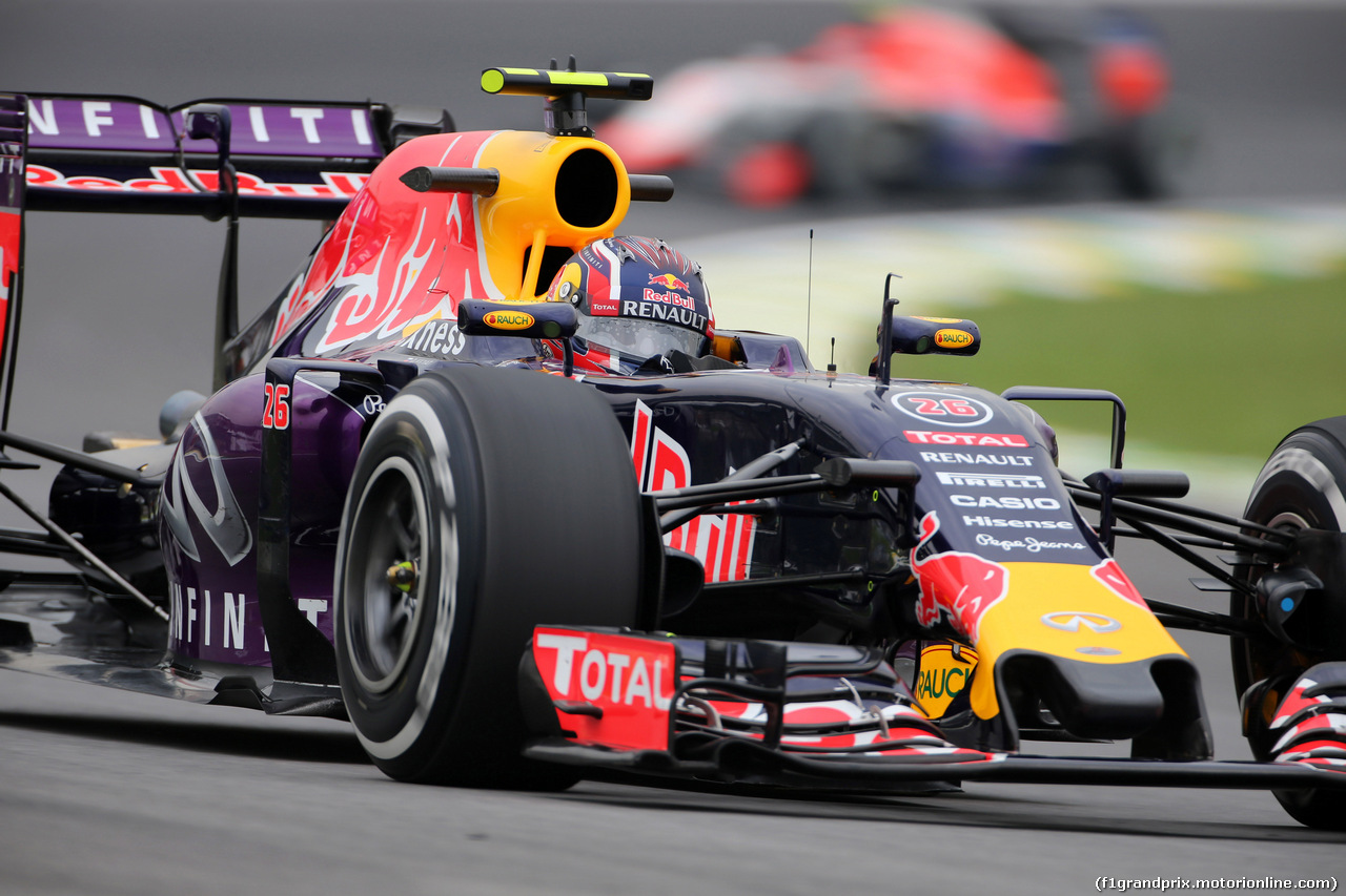 GP BRASILE, 13.11.2015 - Prove Libere 1, Daniil Kvyat (RUS) Red Bull Racing RB11