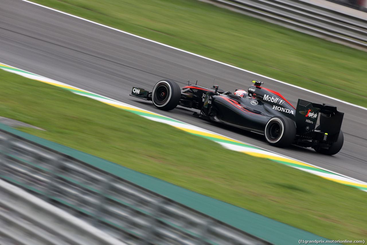 GP BRASILE, 13.11.2015 - Prove Libere 2, Jenson Button (GBR)  McLaren Honda MP4-30.