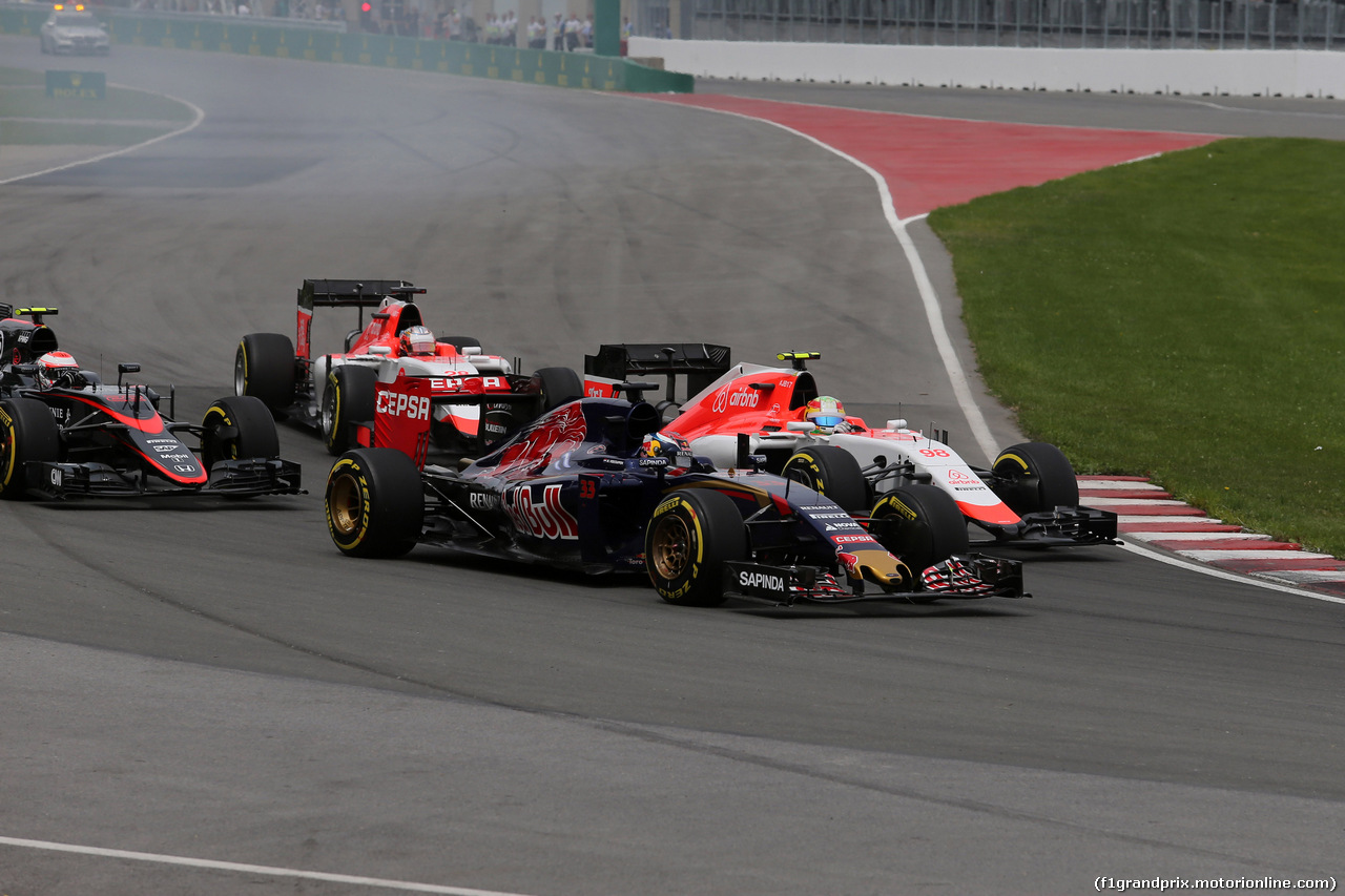 GP CANADA, 07.06.2015 - Gara, Max Verstappen (NED) Scuderia Toro Rosso STR10 e Roberto Merhi (ESP) Manor Marussia F1 Team