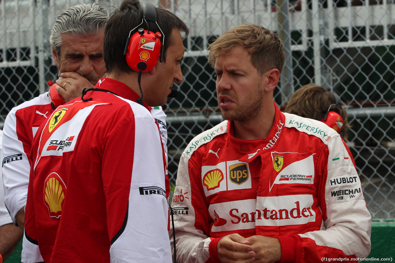 GP CANADA, 07.06.2015 - Gara, (L) Maurizio Arrivabene (ITA) Ferrari Team Principal e Sebastian Vettel (GER) Ferrari SF15-T