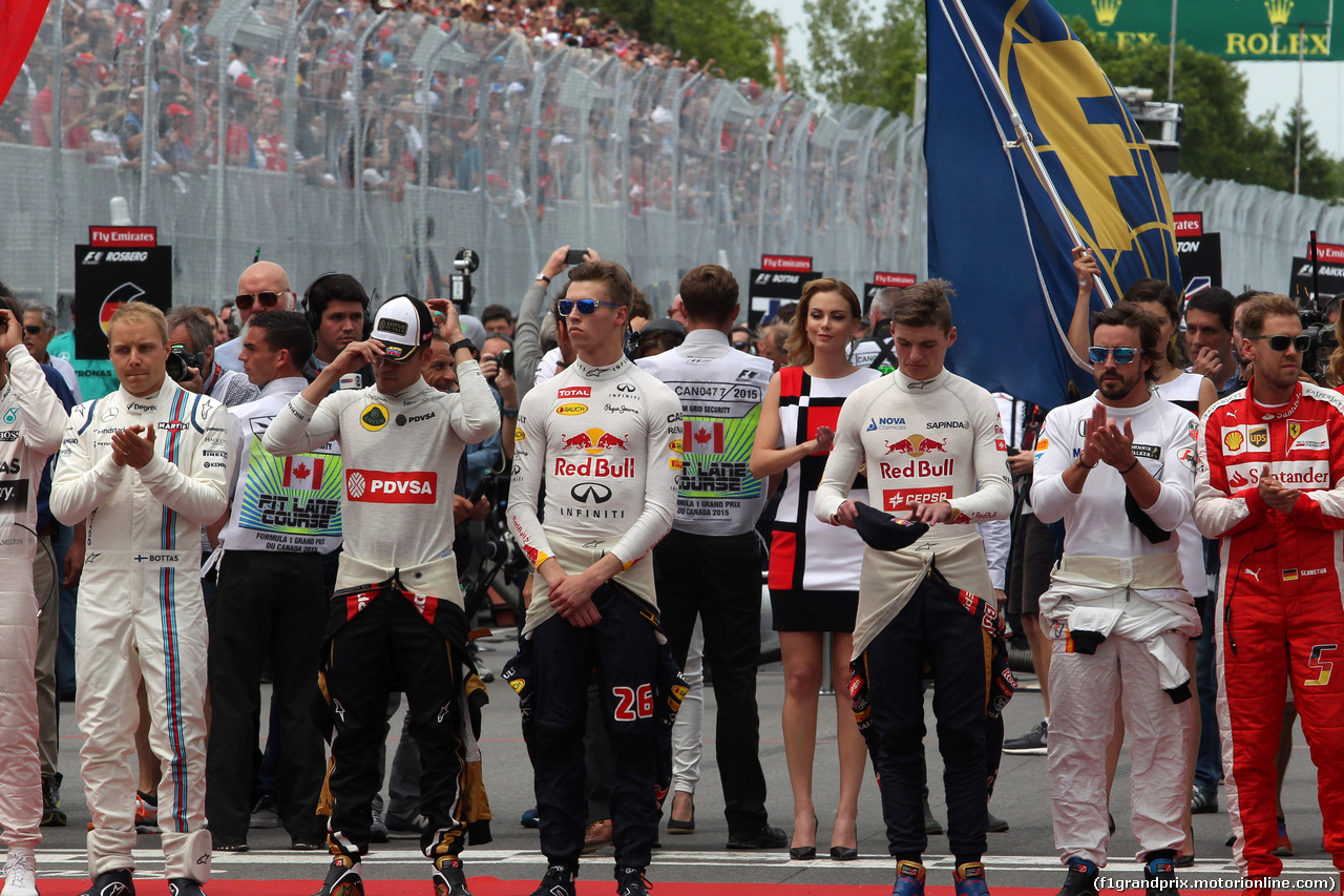 GP CANADA, 07.06.2015 - Gara, National Anthem Ceremony, Daniil Kvyat (RUS) Red Bull Racing RB11 e Max Verstappen (NED) Scuderia Toro Rosso STR10