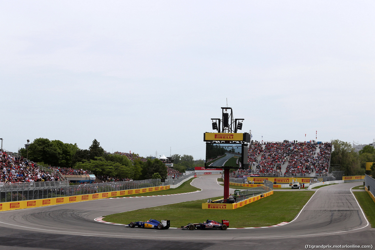 GP CANADA, 07.06.2015 - Gara, Felipe Nasr (BRA) Sauber C34 e Max Verstappen (NED) Scuderia Toro Rosso STR10