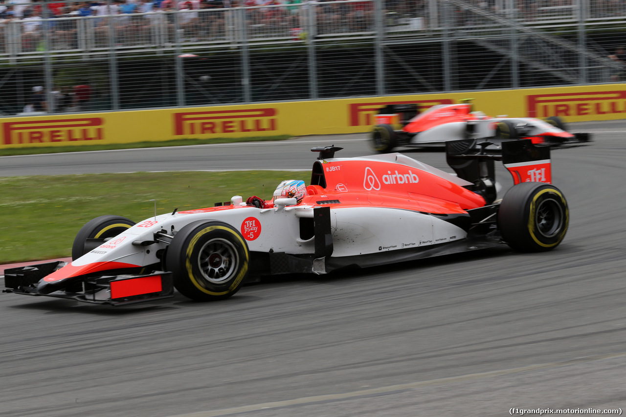 GP CANADA, 07.06.2015 - Gara, William Stevens (GBR) Manor Marussia F1 Team davanti a Roberto Merhi (ESP) Manor Marussia F1 Team