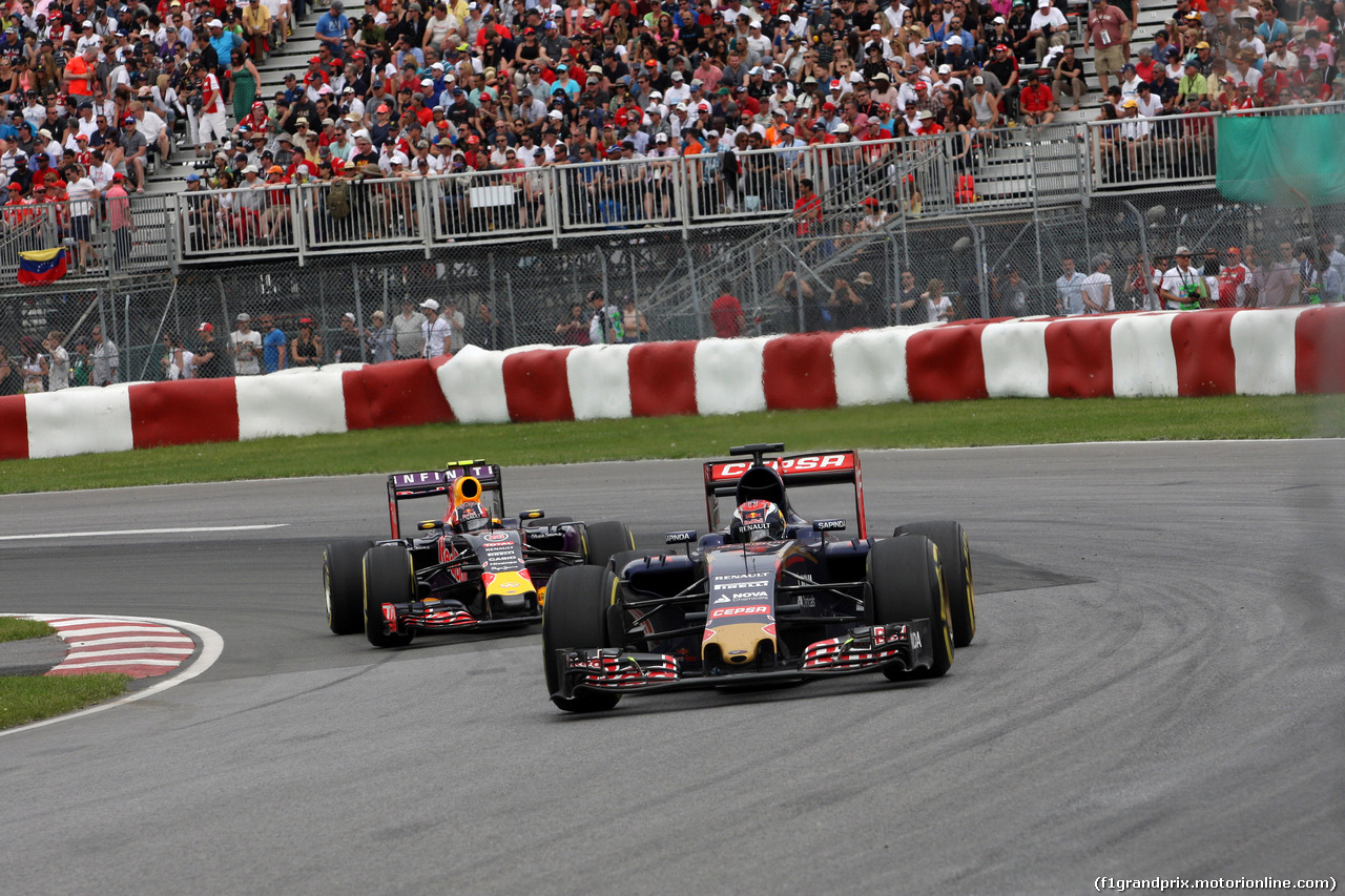 GP CANADA, 07.06.2015 - Gara, Max Verstappen (NED) Scuderia Toro Rosso STR10 davanti a Daniil Kvyat (RUS) Red Bull Racing RB11