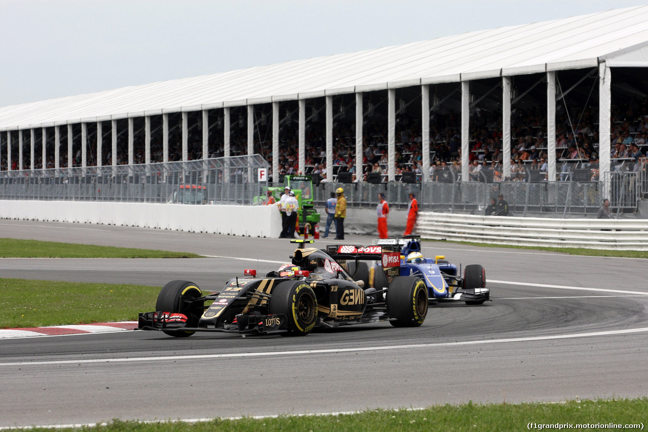 GP CANADA, 07.06.2015 - Gara, Pastor Maldonado (VEN) Lotus F1 Team E23 davanti a Marcus Ericsson (SUE) Sauber C34